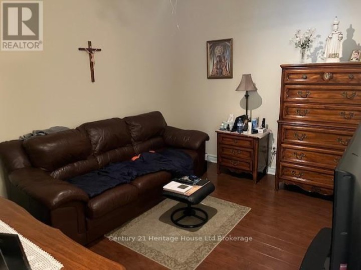 Photo 10 at 1 - 21 Balazs Court, Tillsonburg