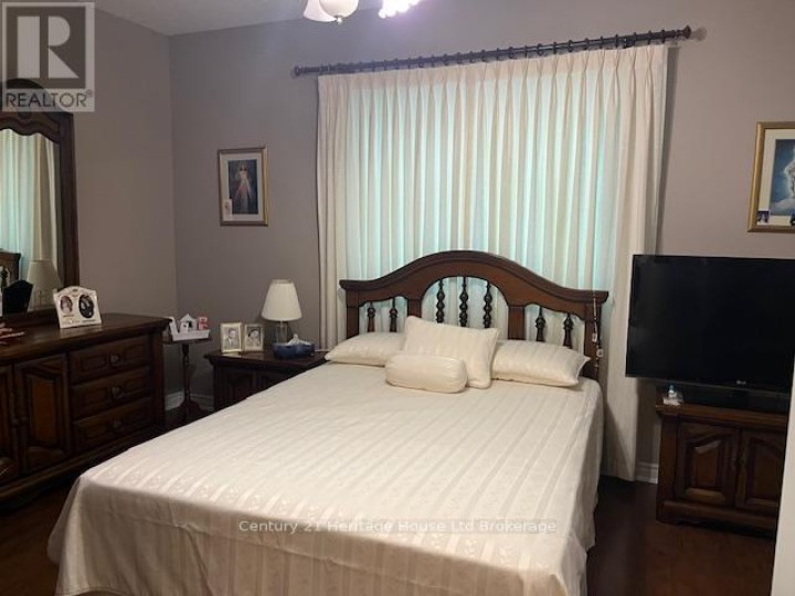 Photo 12 at 1 - 21 Balazs Court, Tillsonburg