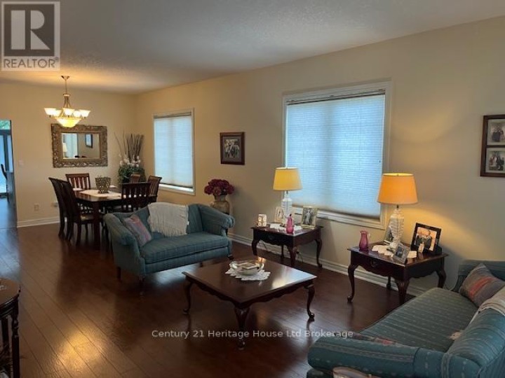 Photo 3 at 1 - 21 Balazs Court, Tillsonburg