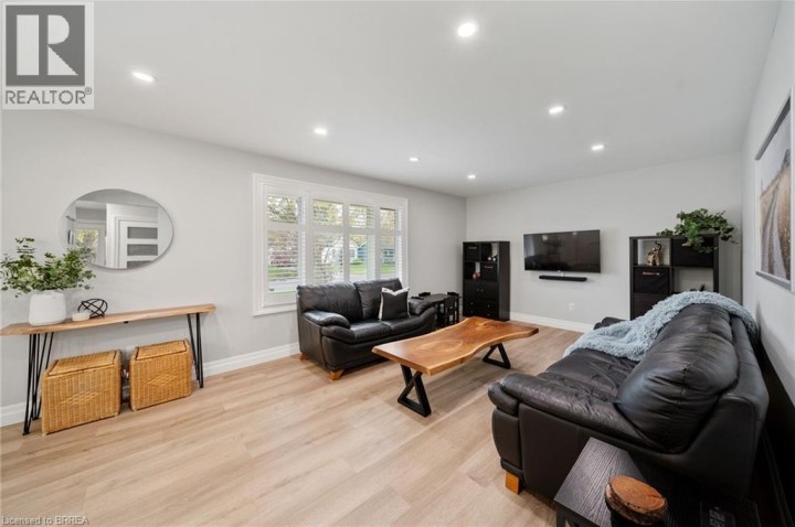 Photo 10 at 7 Northalaton Street, Queensway / Grove, Brantford