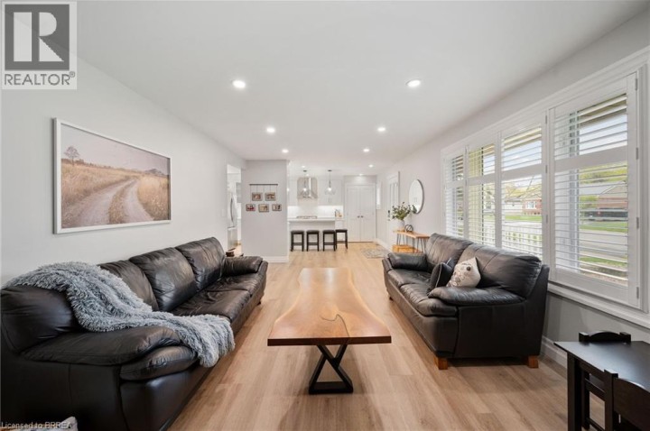 Photo 11 at 7 Northalaton Street, Queensway / Grove, Brantford