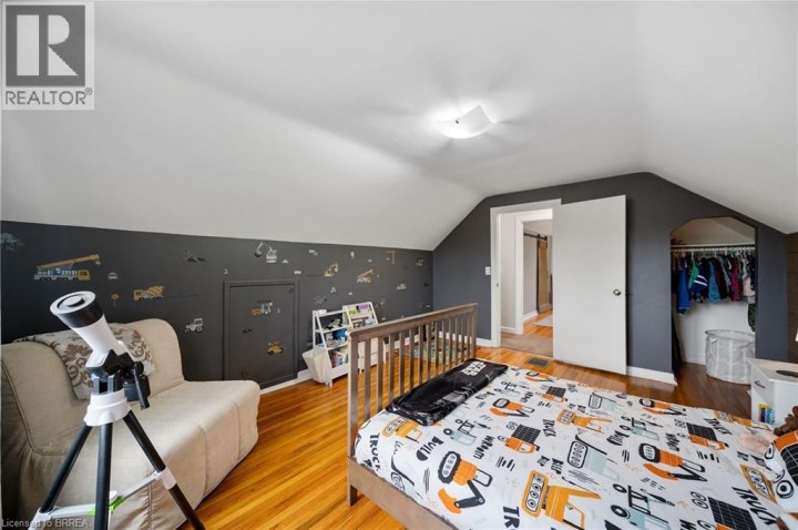 Photo 17 at 7 Northalaton Street, Queensway / Grove, Brantford