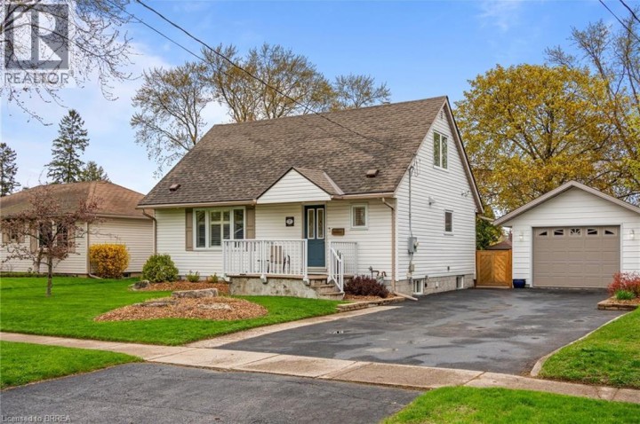 Photo 3 at 7 Northalaton Street, Queensway / Grove, Brantford