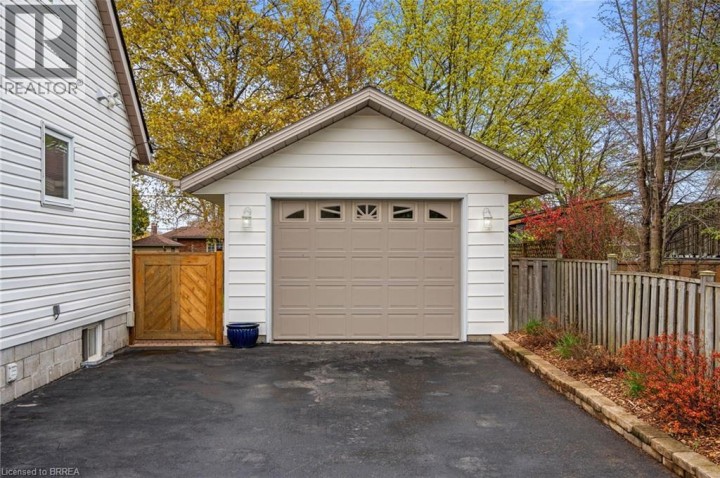 Photo 4 at 7 Northalaton Street, Queensway / Grove, Brantford