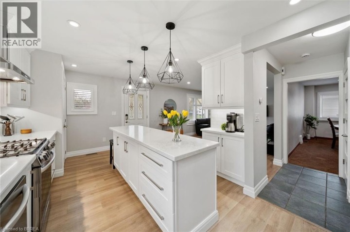 Photo 9 at 7 Northalaton Street, Queensway / Grove, Brantford