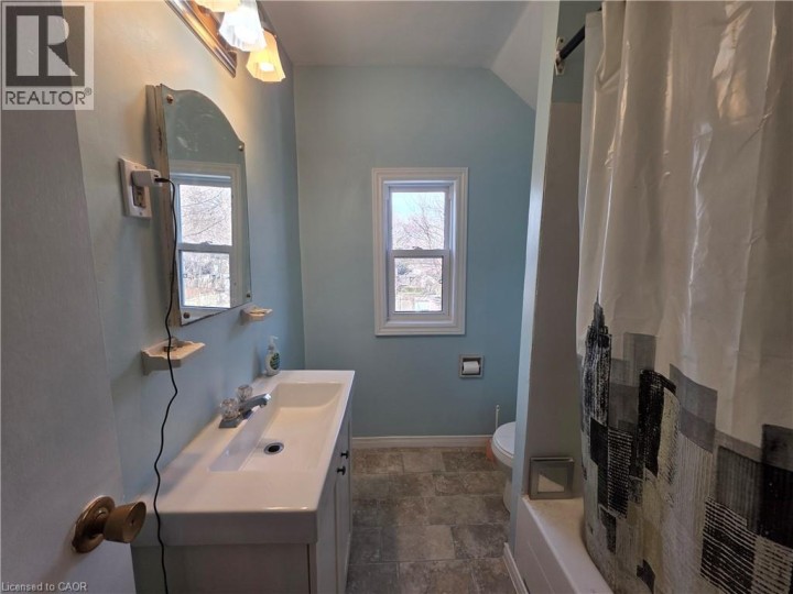 Photo 21 at 182 Marlborough Street, East Ward, Brantford
