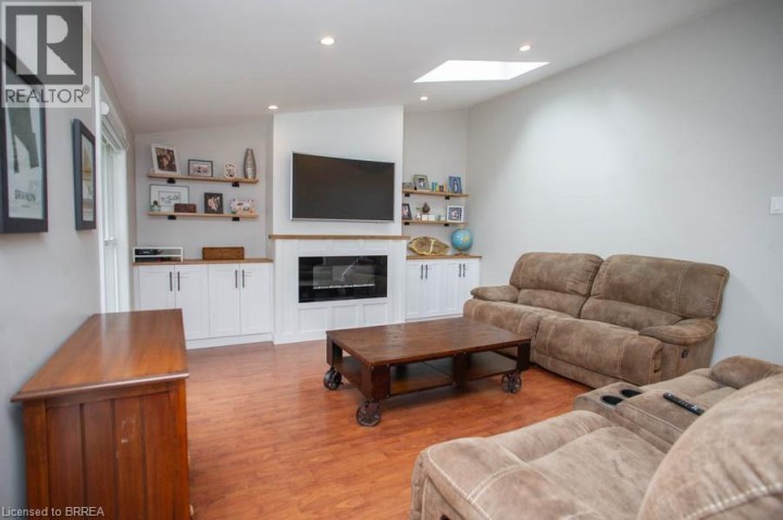 Photo 11 at 331 Brantwood Park Road, Lynden Hills, Brantford