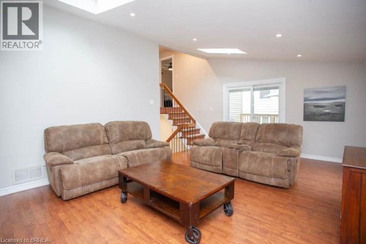 Photo 13 at 331 Brantwood Park Road, Lynden Hills, Brantford