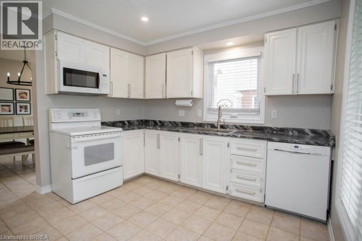 Photo 7 at 331 Brantwood Park Road, Lynden Hills, Brantford