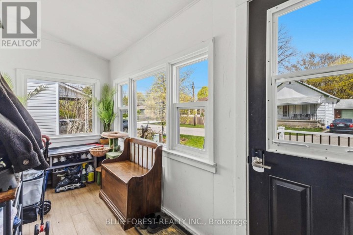 Photo 9 at 47 Devonshire Place, St. Thomas