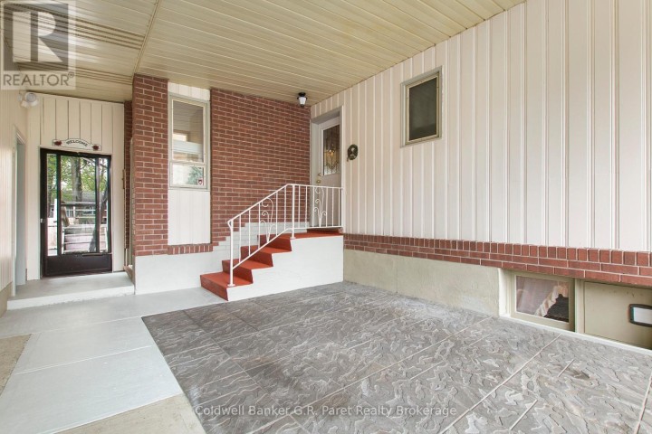 Photo 3 at 105 Queen Street, Tillsonburg