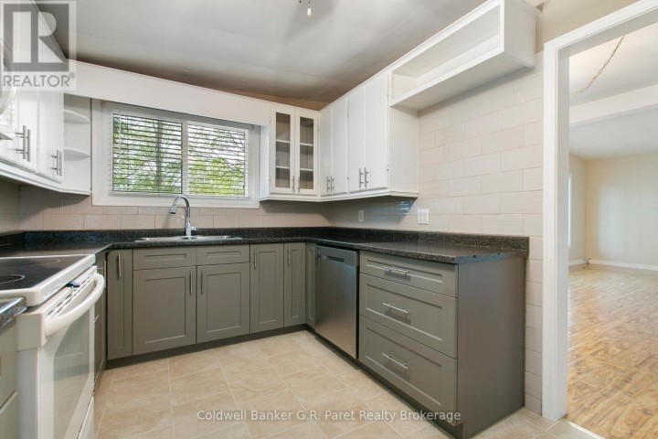 Photo 6 at 105 Queen Street, Tillsonburg