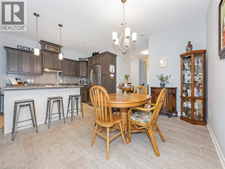 Photo 13 at 18 - 41 Garden Avenue, Mission Estates, Brantford