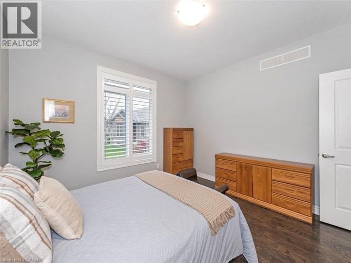 Photo 18 at 18 - 41 Garden Avenue, Mission Estates, Brantford