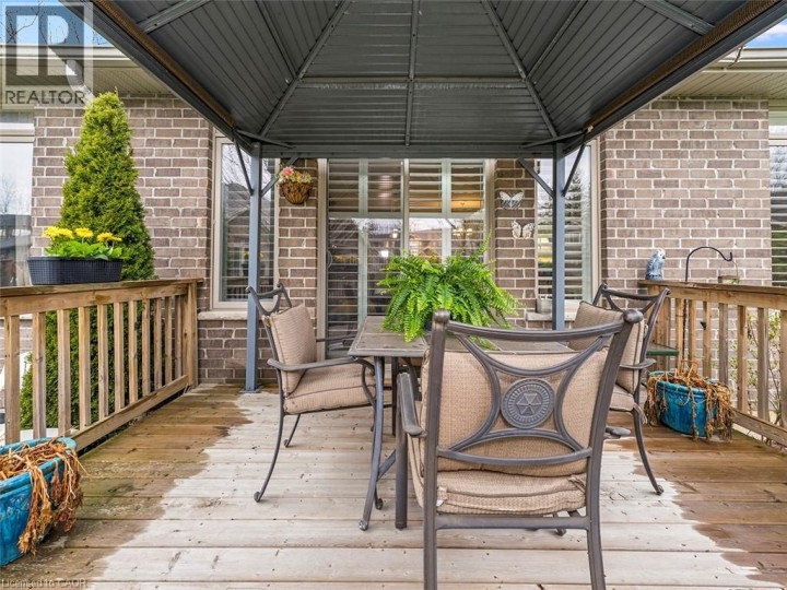 Photo 27 at 18 - 41 Garden Avenue, Mission Estates, Brantford