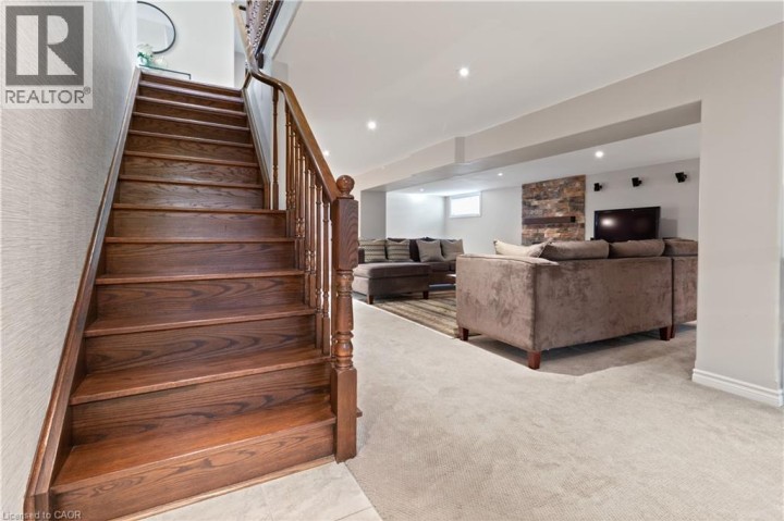 Photo 31 at 21 Farrow Road, Oakhill Dr, Brantford
