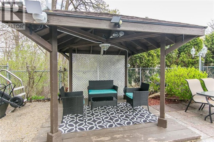 Photo 39 at 34 Blackhorne Crescent, Laurentian Hills / Country Hills W, Kitchener