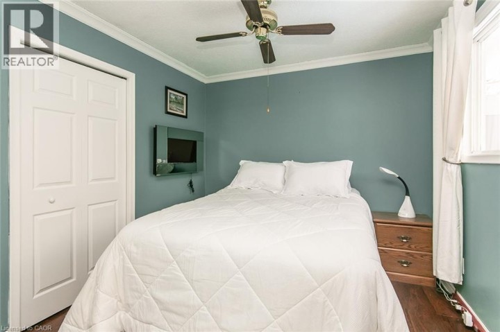 Photo 23 at 34 Blackhorne Crescent, Laurentian Hills / Country Hills W, Kitchener