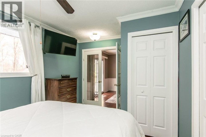 Photo 24 at 34 Blackhorne Crescent, Laurentian Hills / Country Hills W, Kitchener