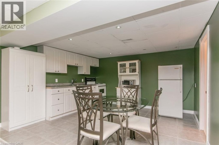 Photo 29 at 34 Blackhorne Crescent, Laurentian Hills / Country Hills W, Kitchener
