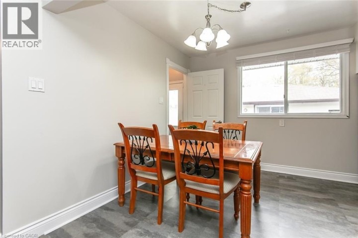 Photo 14 at 34 Blackhorne Crescent, Laurentian Hills / Country Hills W, Kitchener