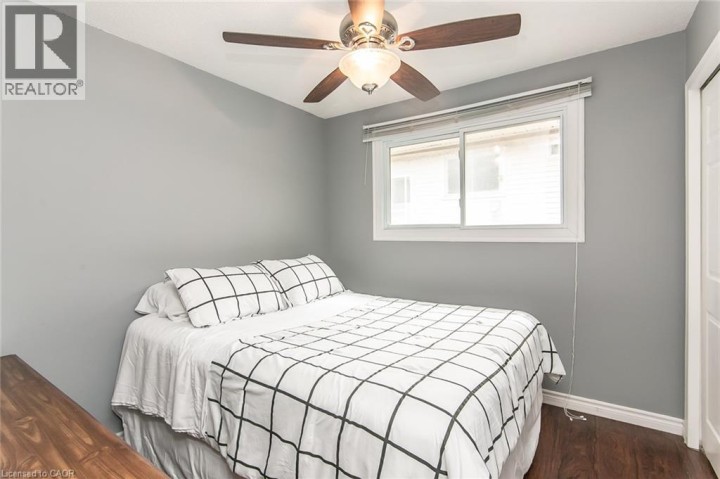Photo 17 at 34 Blackhorne Crescent, Laurentian Hills / Country Hills W, Kitchener