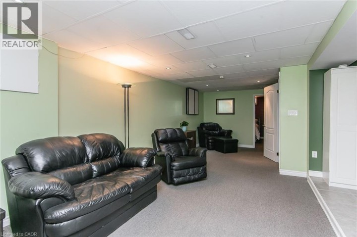 Photo 27 at 34 Blackhorne Crescent, Laurentian Hills / Country Hills W, Kitchener