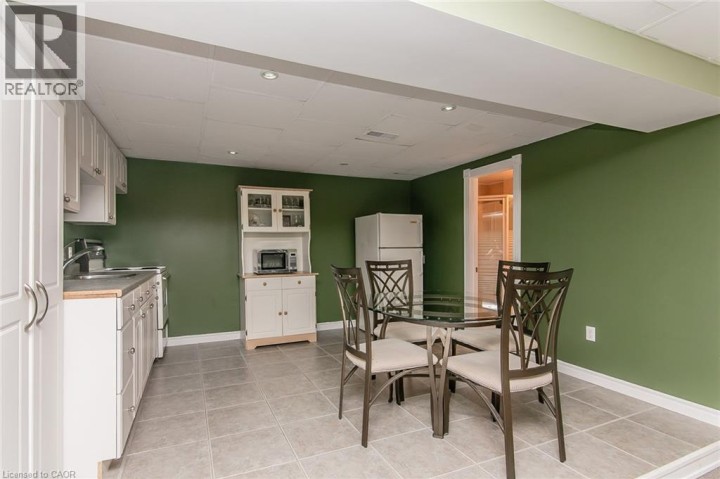 Photo 28 at 34 Blackhorne Crescent, Laurentian Hills / Country Hills W, Kitchener