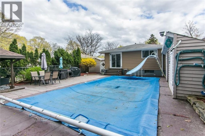 Photo 42 at 34 Blackhorne Crescent, Laurentian Hills / Country Hills W, Kitchener