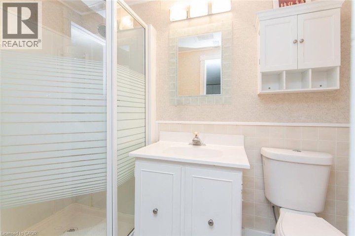 Photo 32 at 34 Blackhorne Crescent, Laurentian Hills / Country Hills W, Kitchener