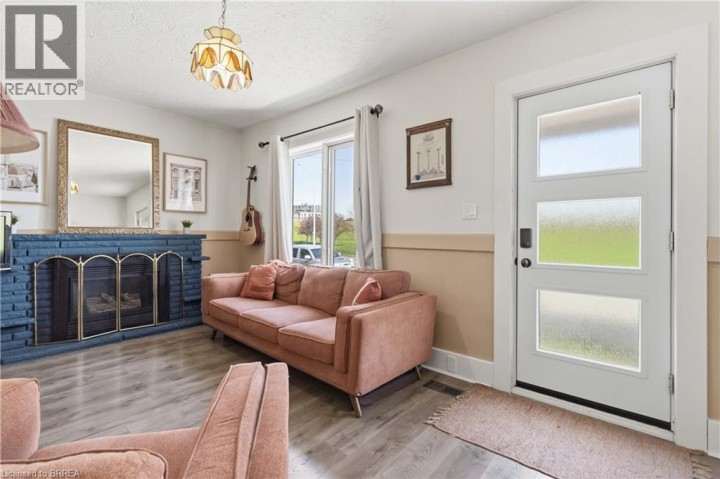 Photo 3 at 7 Ontario Street, Eagle Place West, Brantford