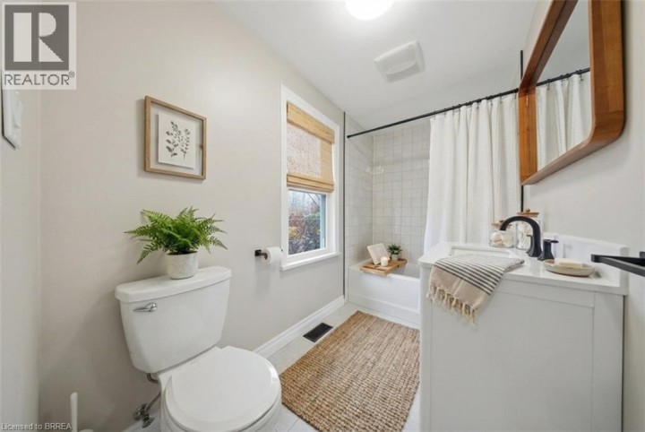 Photo 10 at 17 Able Avenue, Victoria / Arthur, Brantford