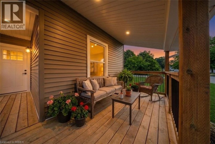 Photo 2 at 17 Able Avenue, Victoria / Arthur, Brantford