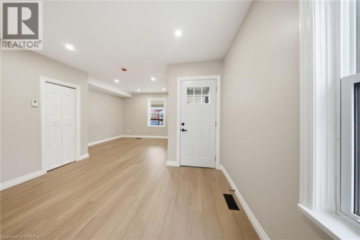 Photo 3 at 17 Able Avenue, Victoria / Arthur, Brantford