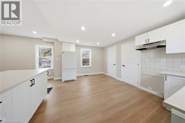 Photo 8 at 17 Able Avenue, Victoria / Arthur, Brantford