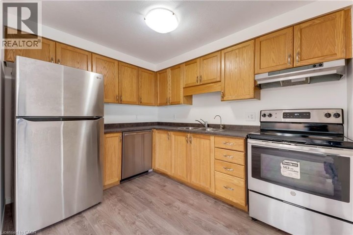 Photo 5 at 85 Activa Avenue, Laurentian Hills / Country Hills W, Kitchener