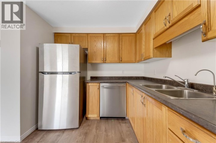 Photo 6 at 85 Activa Avenue, Laurentian Hills / Country Hills W, Kitchener