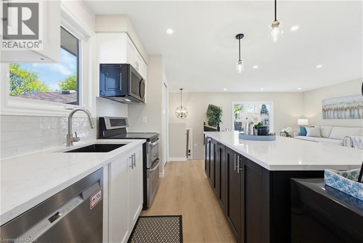 Photo 12 at 99 Oakhurst Crescent, Heritage Park / Rosemount, Kitchener