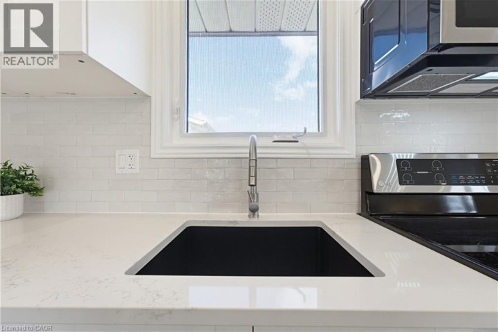Photo 13 at 99 Oakhurst Crescent, Heritage Park / Rosemount, Kitchener