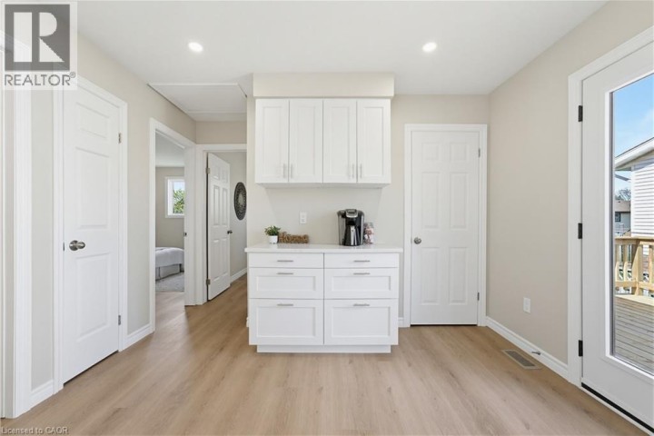 Photo 14 at 99 Oakhurst Crescent, Heritage Park / Rosemount, Kitchener