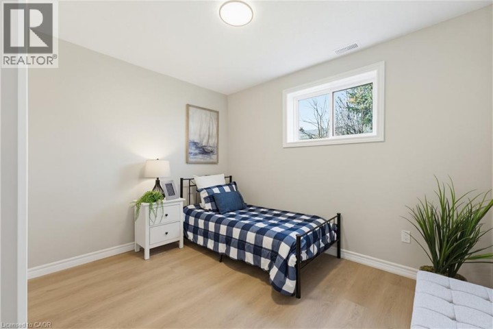 Photo 23 at 99 Oakhurst Crescent, Heritage Park / Rosemount, Kitchener