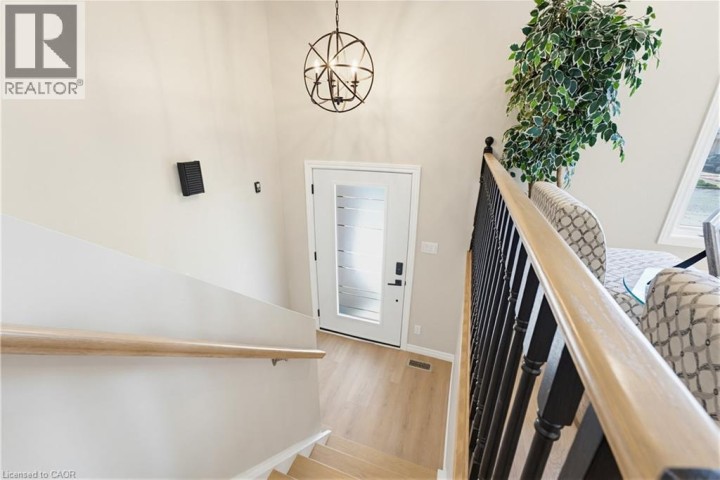 Photo 5 at 99 Oakhurst Crescent, Heritage Park / Rosemount, Kitchener