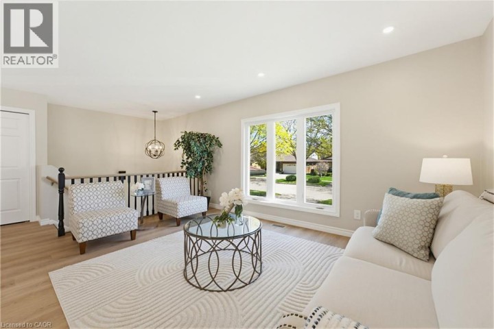 Photo 7 at 99 Oakhurst Crescent, Heritage Park / Rosemount, Kitchener