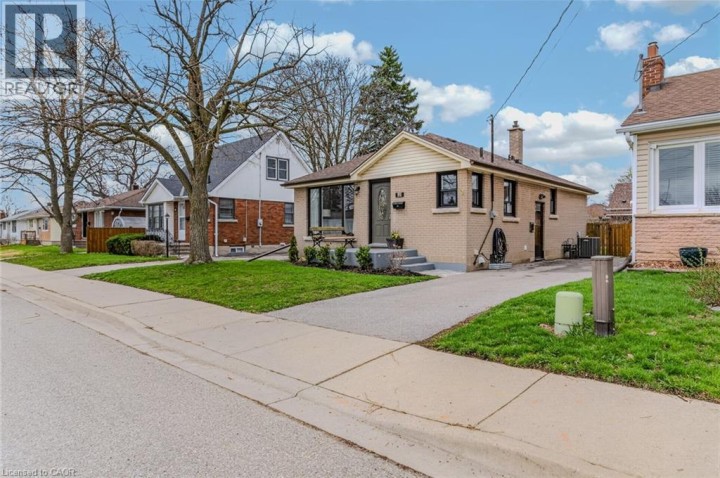 Photo 1 at 91 Ninth Avenue, Eagle Place East, Brantford
