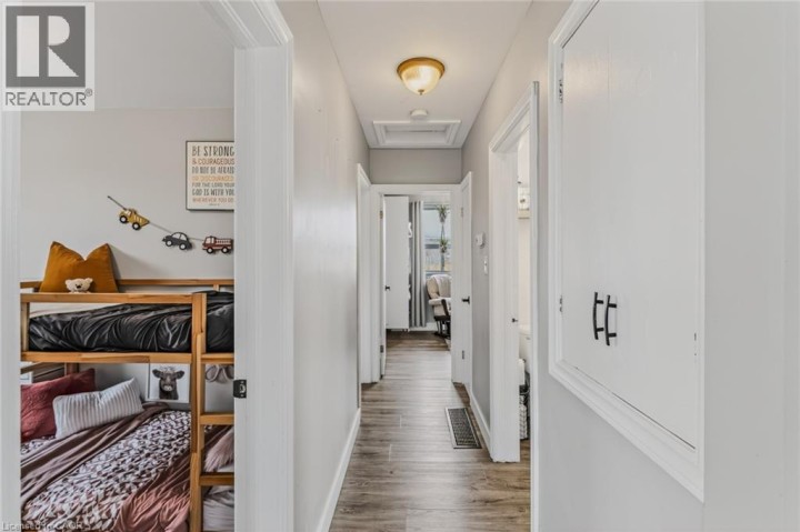 Photo 12 at 91 Ninth Avenue, Eagle Place East, Brantford