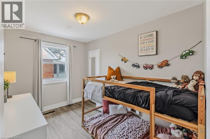 Photo 13 at 91 Ninth Avenue, Eagle Place East, Brantford
