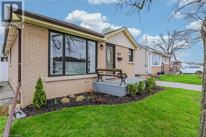 Photo 3 at 91 Ninth Avenue, Eagle Place East, Brantford