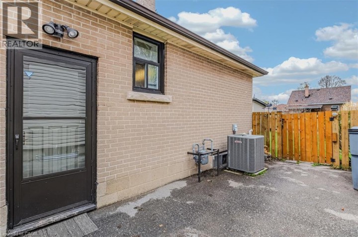 Photo 5 at 91 Ninth Avenue, Eagle Place East, Brantford