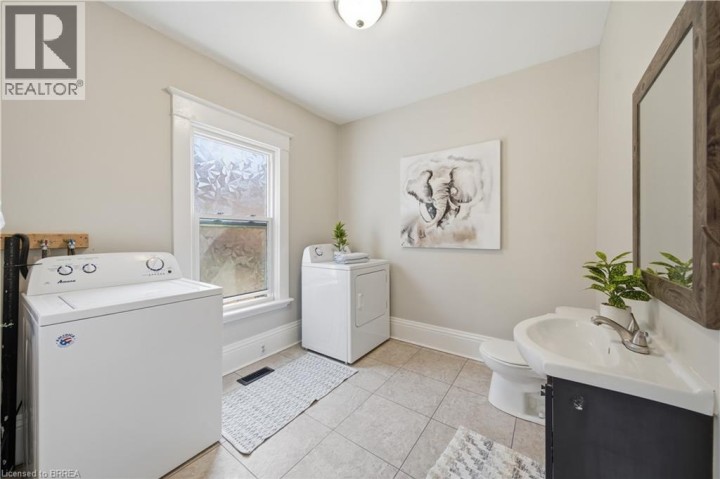 Photo 16 at 33 Richmond Street, North Ward, Brantford