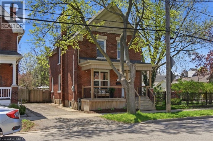 Photo 3 at 33 Richmond Street, North Ward, Brantford